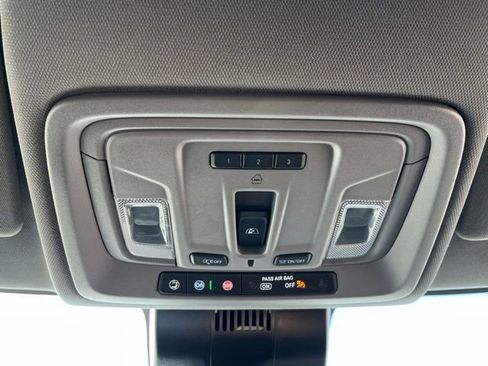 Used 2024 GMC Sierra 1500 Elevation w/ Preferred Package AWD/4WD image 39