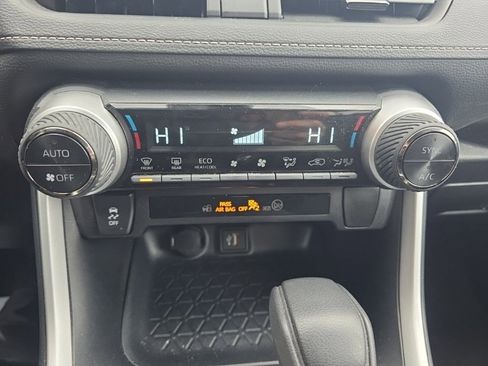Used 2025 Toyota RAV4 LE image 24