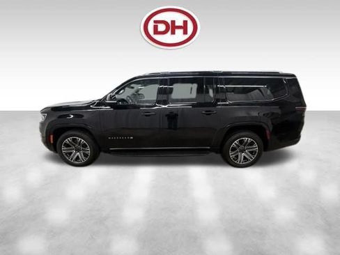 Used 2024 Jeep Wagoneer L 4WD w/ Premium Group I image 9