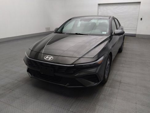 Used 2024 Hyundai Elantra SEL FWD image 15
