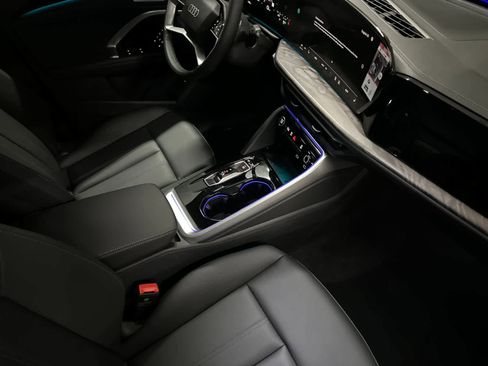 New 2025 Audi Q5 Prestige image 16