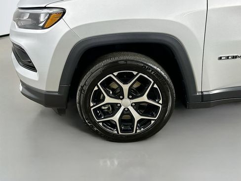 Used 2024 Jeep Compass Limited image 8