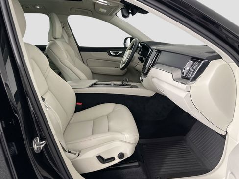 Used 2024 Volvo XC60 T8 Plus w/ Protection Package Premier image 17