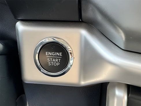 Used 2024 Ford Expedition Max XLT image 13