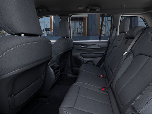 New 2025 Jeep Grand Cherokee Laredo w/ Luxury Tech Group I image 23