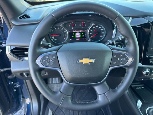 Used 2023 Chevrolet Traverse LT image 15