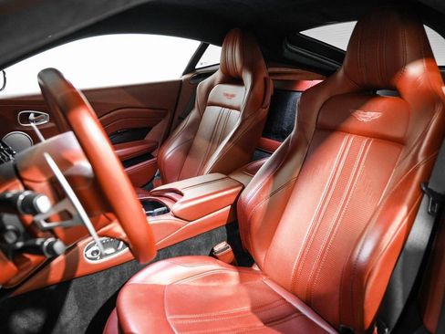 Used 2020 Aston Martin V8 Vantage Coupe image 36
