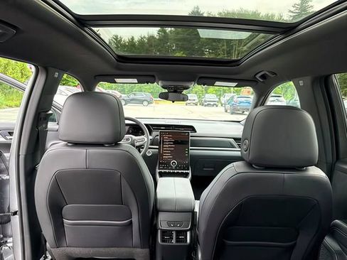 Used 2025 GMC Terrain Elevation w/ Elevation Premium Package AWD/4WD image 24