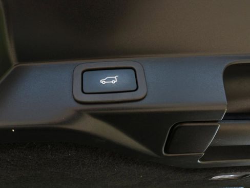 Used 2015 Land Rover Range Rover Sport Supercharged image 42