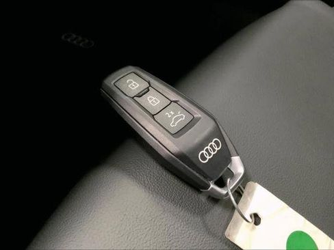 Used 2025 Audi A5 2.0T Premium Plus w/ Premium Plus AWD/4WD image 17