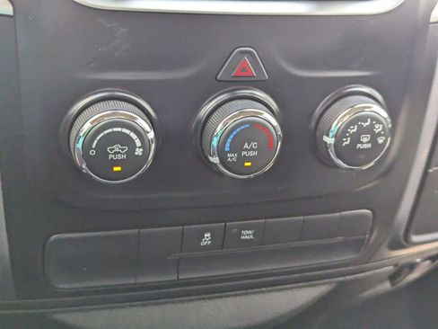 Used 2022 RAM 1500 Classic SLT image 33