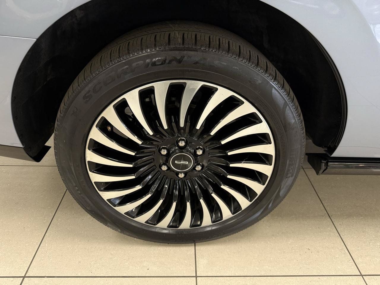 Used 2018 Lincoln Navigator Black Label AWD/4WD image 32