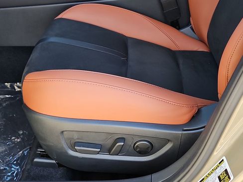 New 2025 MAZDA CX-30 Carbon image 15