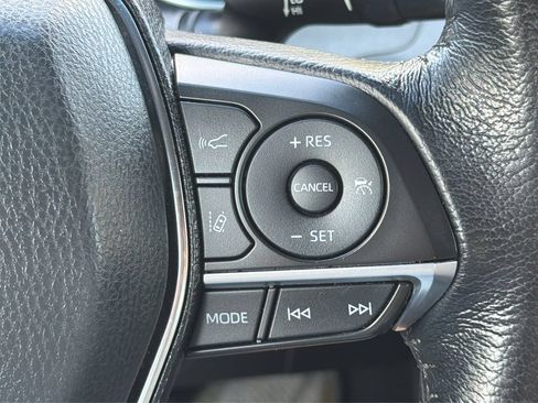 Used 2019 Toyota Avalon XLE w/ Moonroof Package FWD image 35