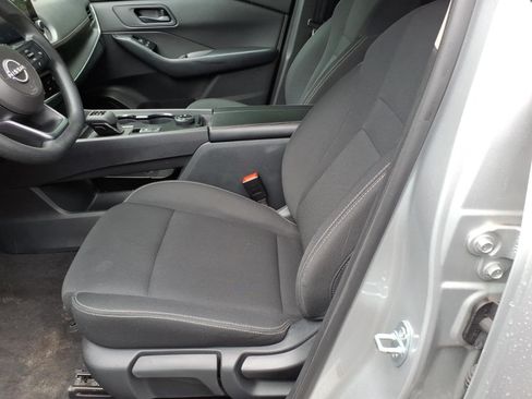 Used 2024 Nissan Rogue S AWD/4WD image 11