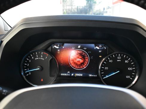 Used 2024 Ford Expedition XLT image 37