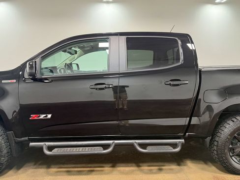 Used 2022 Chevrolet Colorado Z71 w/ Z71 Midnight Edition AWD/4WD image 40