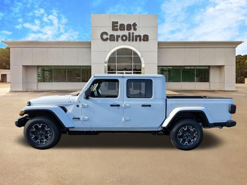 New 2026 Jeep Gladiator Sport image 6