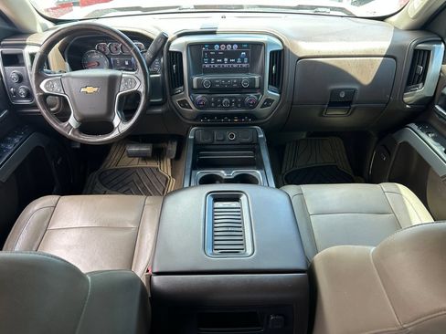 Used 2018 Chevrolet Silverado 1500 LTZ Z71 w/ LTZ Plus Package AWD/4WD image 29