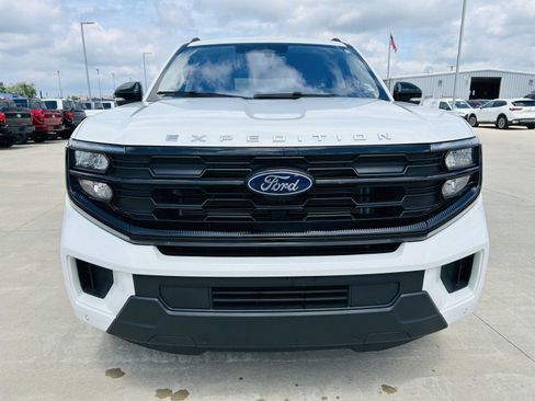 Used 2025 Ford Expedition Active AWD/4WD image 44