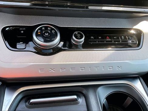 Used 2025 Ford Expedition Max Active AWD/4WD image 33