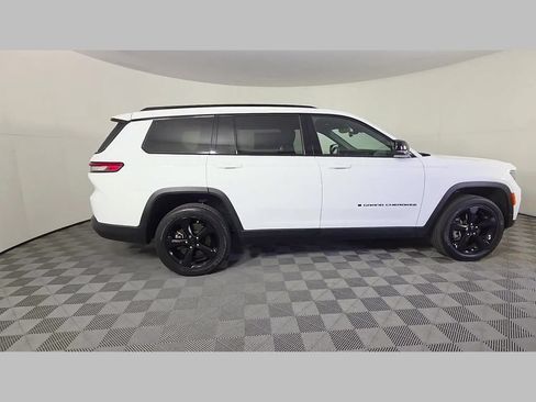 Used 2023 Jeep Grand Cherokee L Laredo RWD image 37
