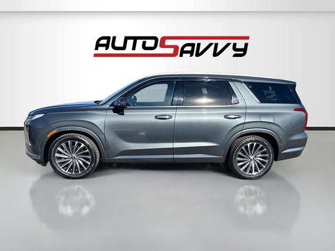 Used 2023 Hyundai Palisade Calligraphy image 4