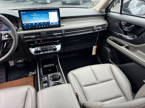 New 2026 Lincoln Corsair Premiere image 31