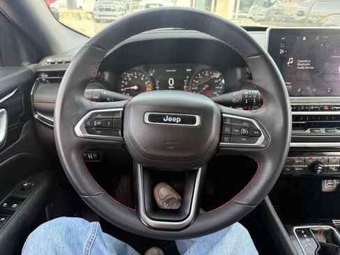 Used 2023 Jeep Compass Trailhawk AWD/4WD image 10