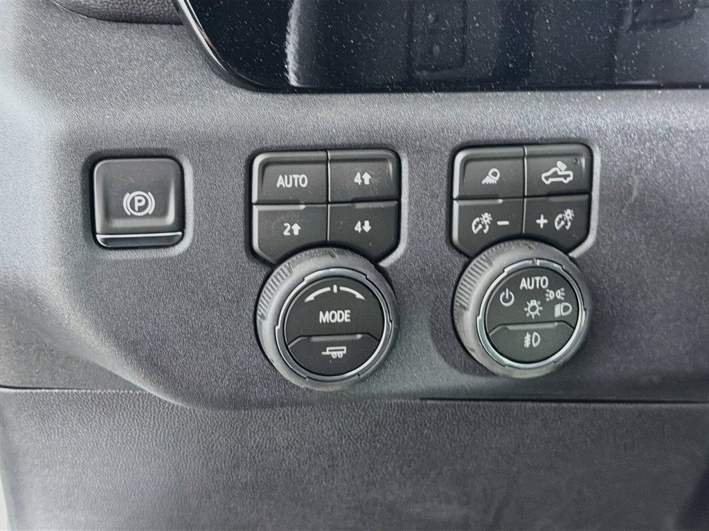 New 2026 Chevrolet Silverado 1500 RST AWD/4WD image 10
