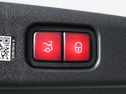 Certified 2026 Mercedes-Benz E 350 4MATIC Sedan image 36