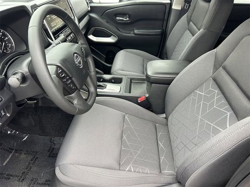 New 2025 Nissan Frontier SV w/ SV Convenience Package image 18