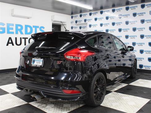 Used 2016 Ford Focus ST w/ Equipment Group 402A FWD image 4