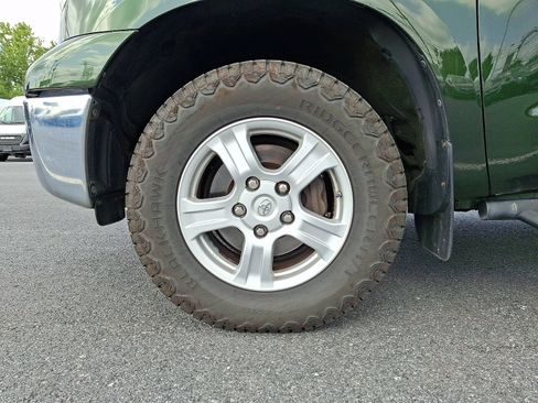 Used 2013 Toyota Tundra 4x4 Double Cab w/ SR5 Pkg image 9