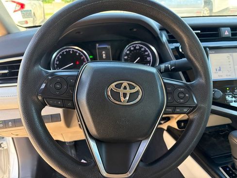 Used 2018 Toyota Camry LE w/ Moonroof Package FWD image 14