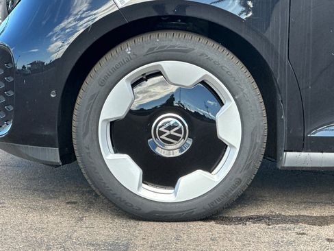 New 2025 Volkswagen ID. Buzz Pro S RWD image 25