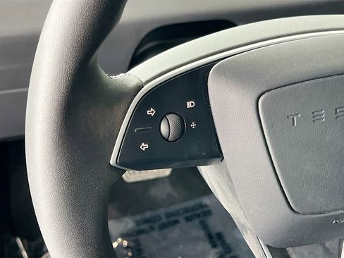 Used 2025 Tesla Model 3 Long Range RWD image 10
