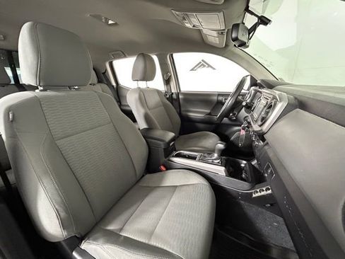 Used 2016 Toyota Tacoma SR5 w/ SR5 Appearance Package (SN) AWD/4WD image 7