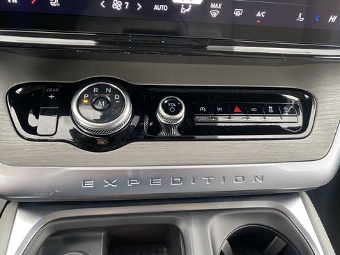 New 2026 Ford Expedition Max Platinum w/ Driver's Package image 21