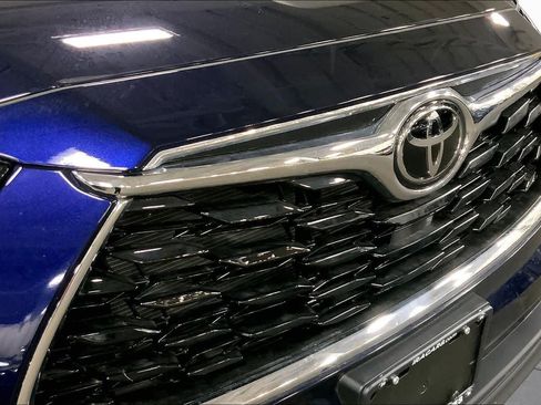 Used 2022 Toyota Highlander Limited AWD/4WD image 30