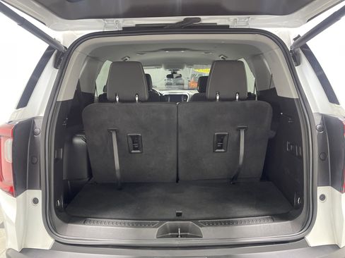 Used 2023 GMC Acadia SLE w/ Driver Convenience Package image 18
