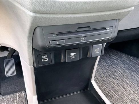 Certified 2024 Honda Odyssey Touring image 15