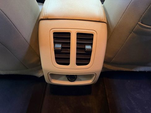 Used 2014 Ford Taurus SEL w/ Equipment Group 201A image 15