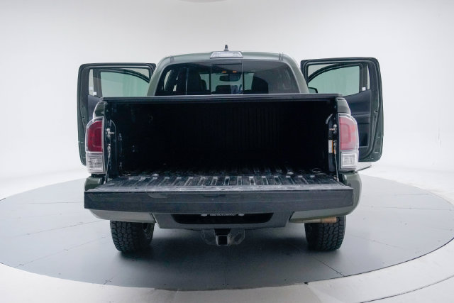 Used 2022 Toyota Tacoma TRD Off-Road w/ TRD Premium Off Road Package AWD/4WD image 20