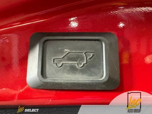 Used 2017 Toyota RAV4 Limited w/ Advanced Technology Package AWD/4WD image 19
