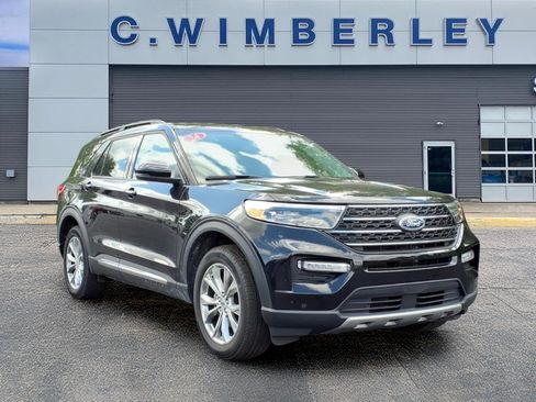 Certified 2024 Ford Explorer XLT w/ Equipment Group 202A AWD/4WD image 1