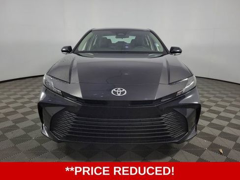Used 2025 Toyota Camry LE image 2