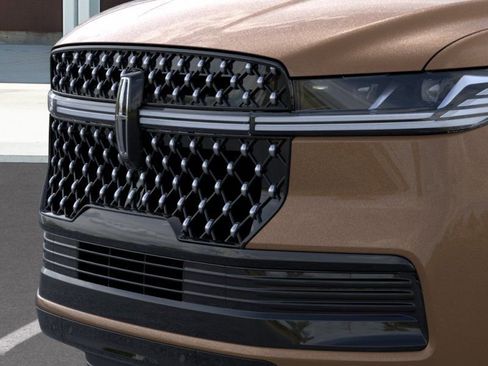 New 2026 Lincoln Navigator L Black Label AWD/4WD image 17