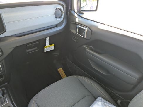 New 2026 Jeep Gladiator Sport image 15