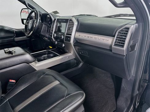 Used 2019 Ford F250 Platinum w/ FX4 Off-Road Package image 31
